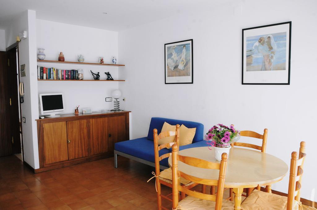 Apartaments Bonaventura 7 Sitges Habitación foto