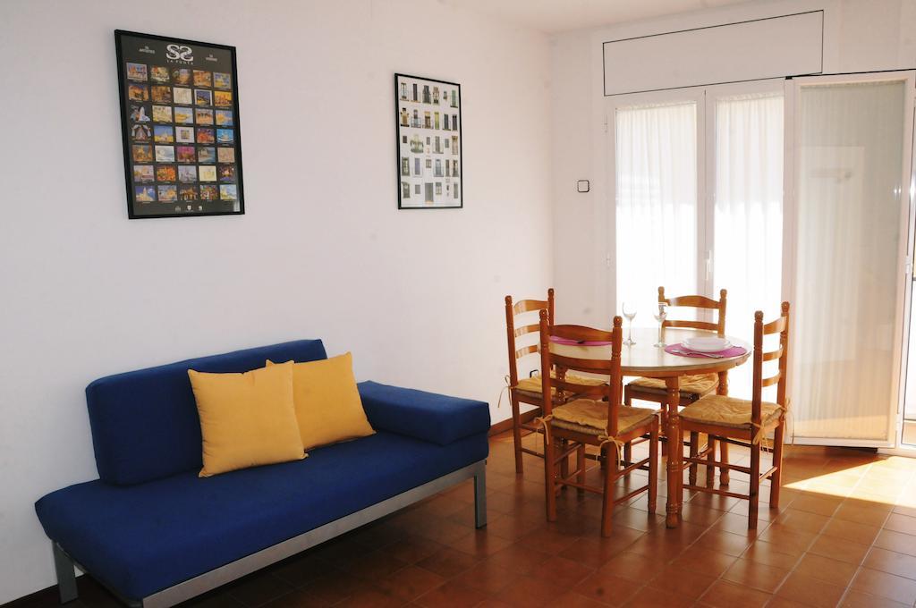 Apartaments Bonaventura 7 Sitges Habitación foto